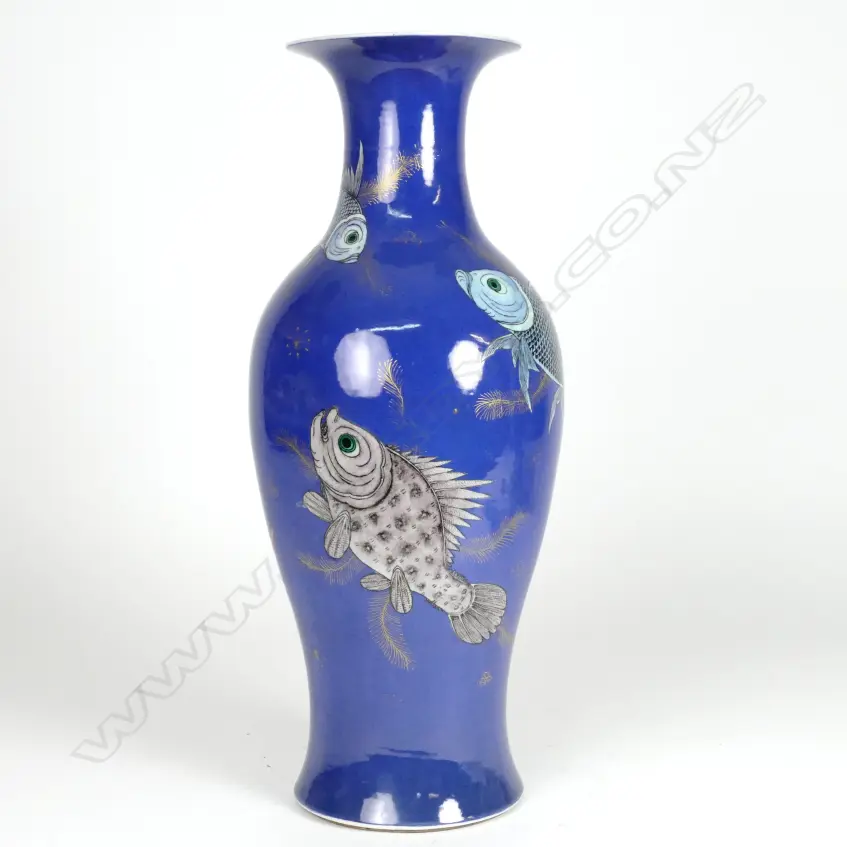 Chinese porcelain mid-19thC carp vase Image 1++
