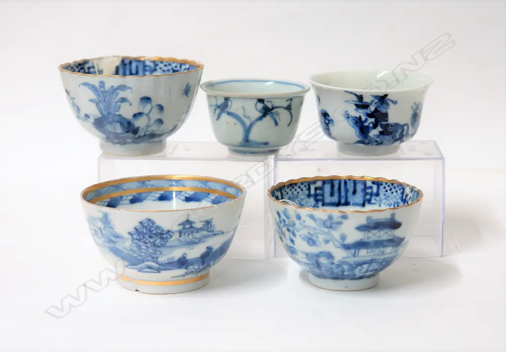 Five various 18th/19thC Chinese porcelain tea bowls Image 1++