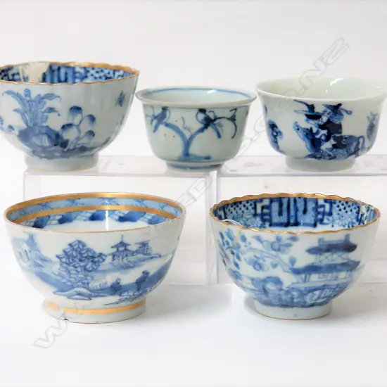 Five various 18th/19thC Chinese porcelain tea bowls