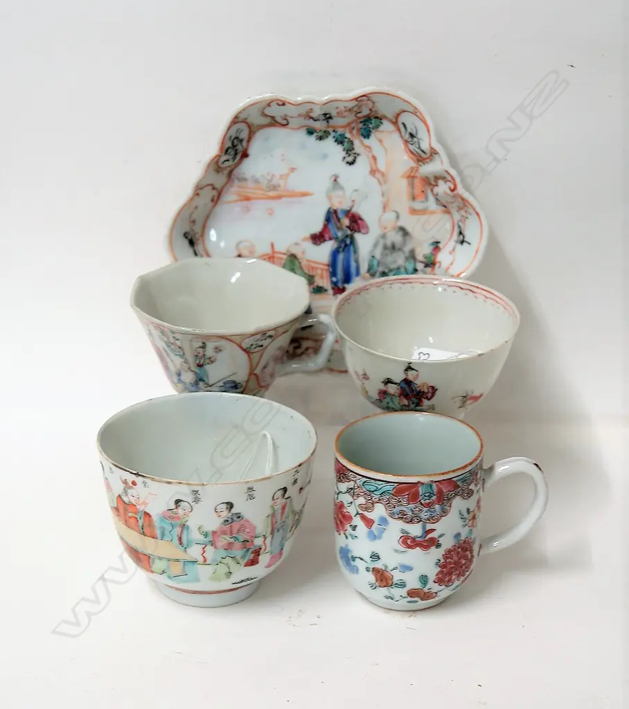 Five small early 19thC Chinese famille rose pieces Image 1++