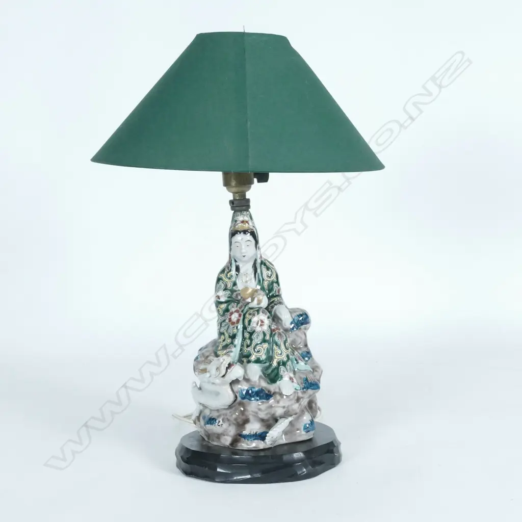 A Chinese porcelain table lamp Image 1++