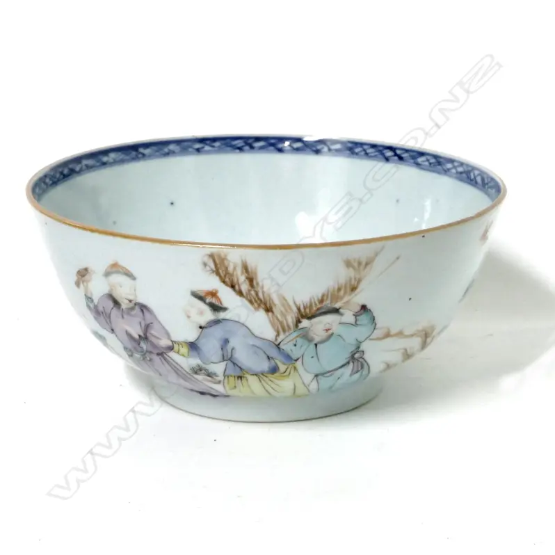 A Chinese famille rose porcelain bowl Image 1++