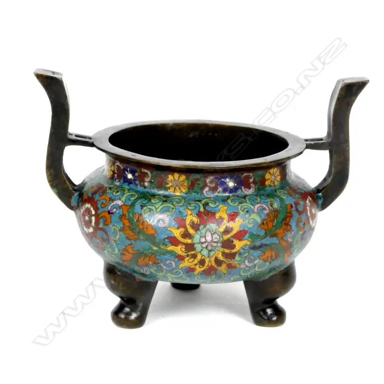 A bronze champlevé enamel censer Image 1++