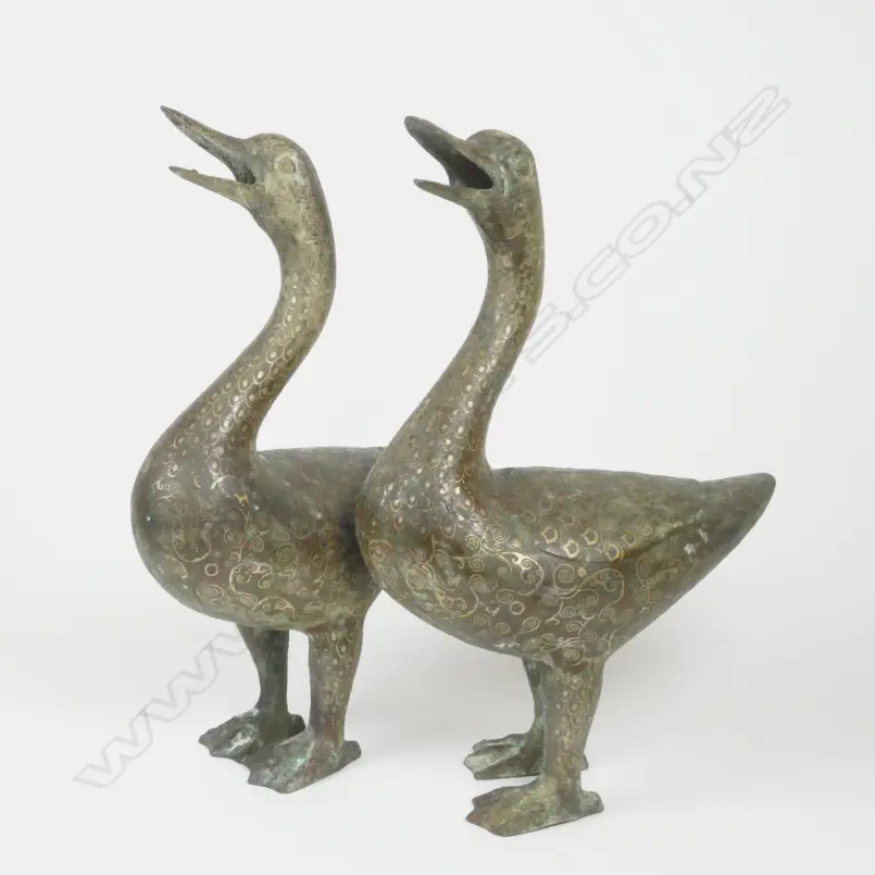 A pair of ancient-style bronze ducks Image 1++