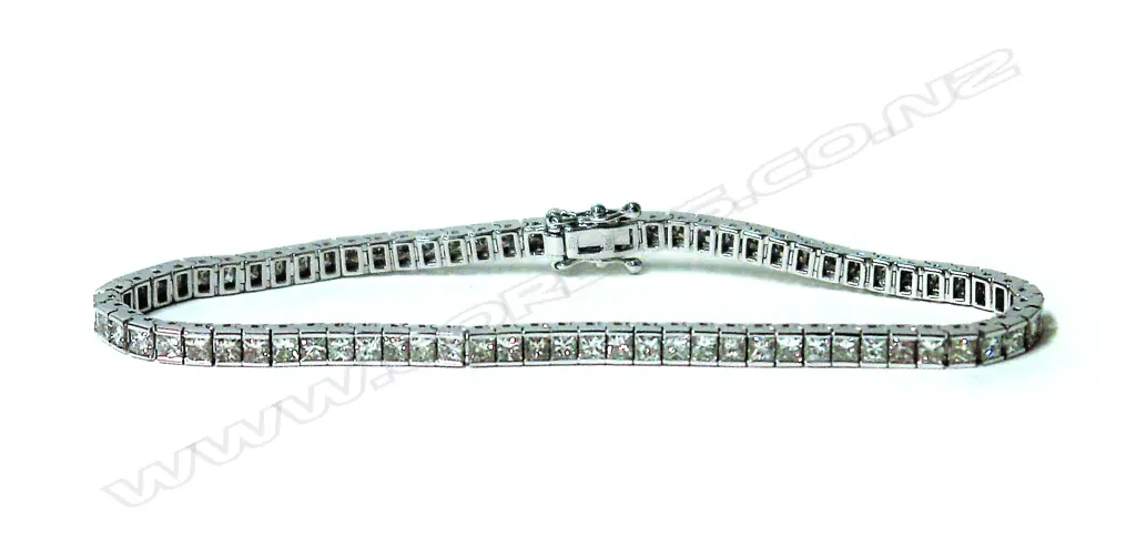 A lady's modern 18ct. white gold and diamond set tennis bracelet Image 1++