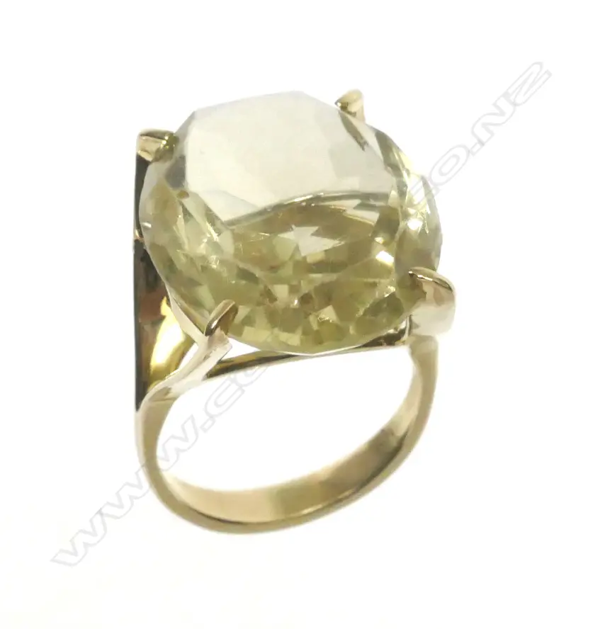 A retro 14ct. gold and citrine cocktail ring Image 1++