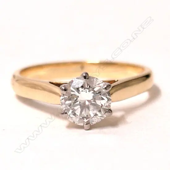 A lady's 18ct. yellow gold and 1.10ct. diamond solitaire ring