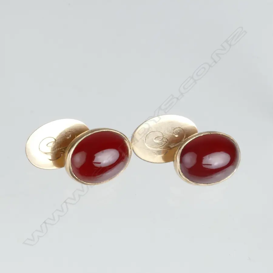 A pair of 9ct. rose gold and carnelian cufflinks Image 1++