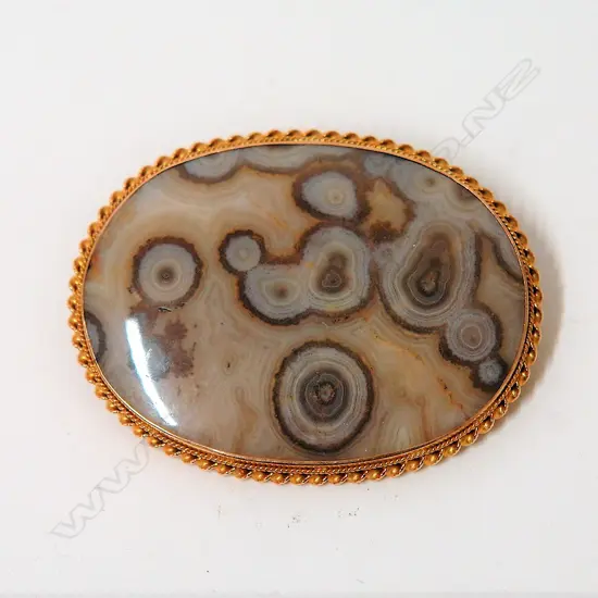 An Australian colonial 15ct. yellow gold framed moss agate brooch