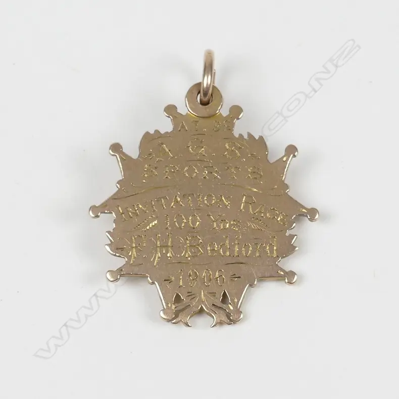 A 9ct. gold running medal by Anton Teutenberg (Auckland) Image 1++