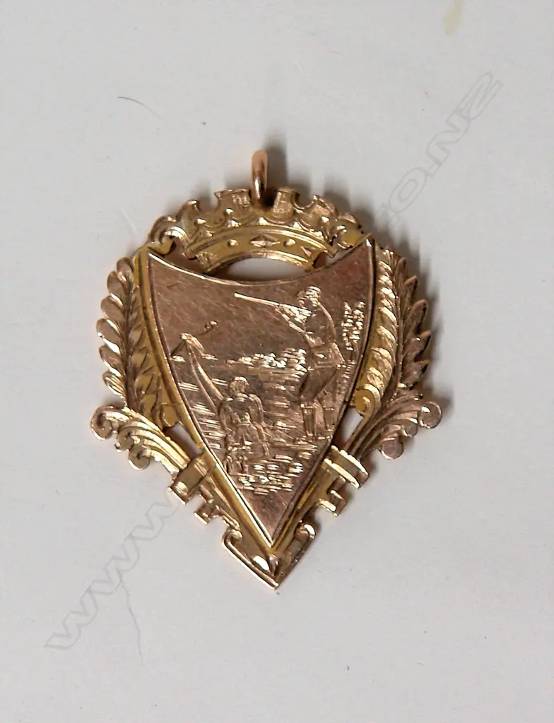 A 1929 New Zealand 9ct. yellow gold shooting medallion Image 1++