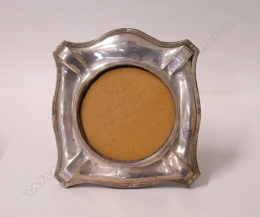 An Edwardian silver photo frame Image 1++