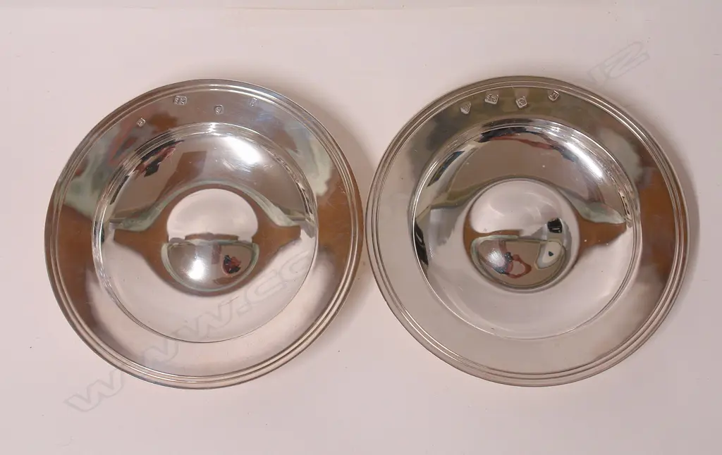 Two silver Armada dishes Image 1++