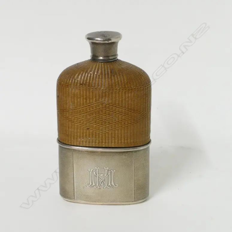 A mid-Victorian silver hip flask Image 1++