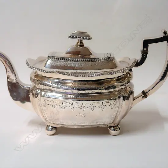 A George III Irish silver teapot