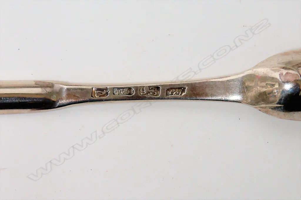 A George III silver double ended marrow scoop Image 1++
