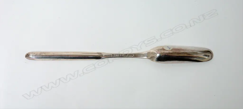 A George III silver double ended marrow scoop Image 1++