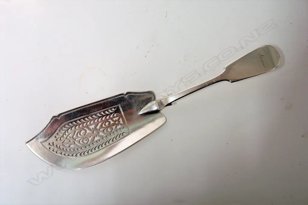 A William IV silver fish slice Image 1++