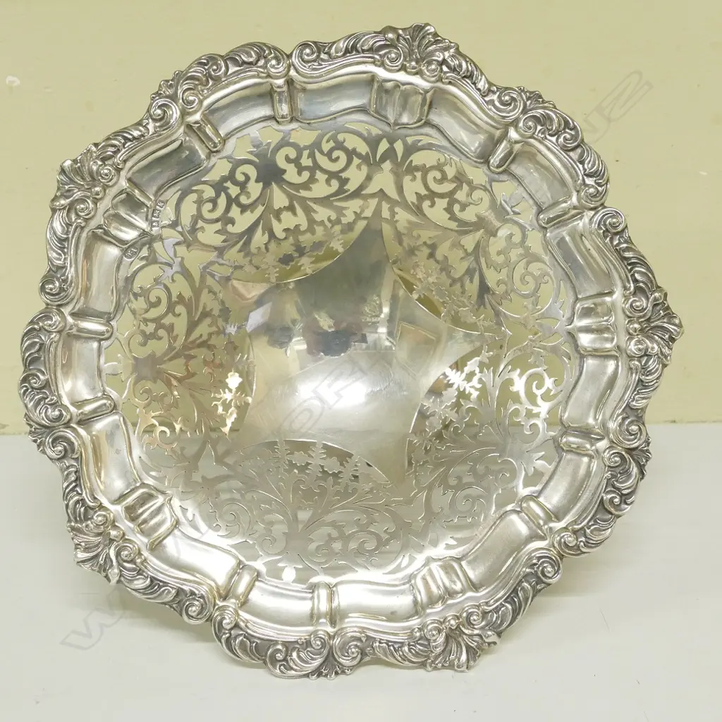 An Edwardian silver tazza Image 1++