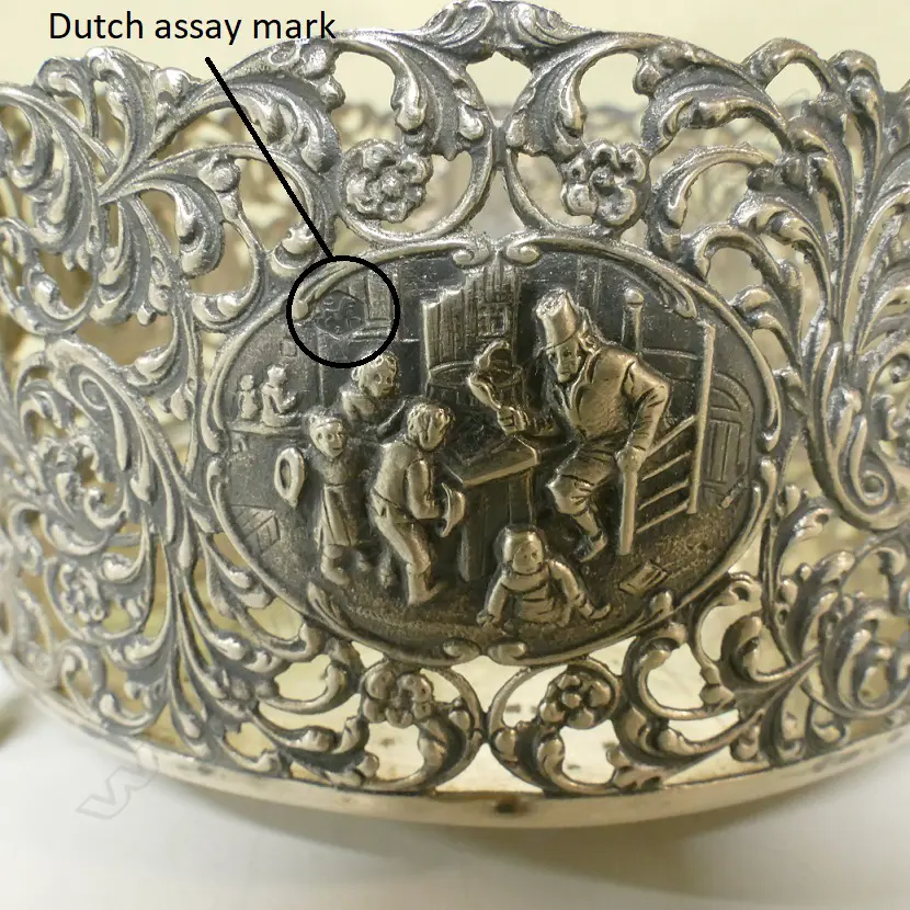 An early 20thC Dutch silver decanter set Image 1++