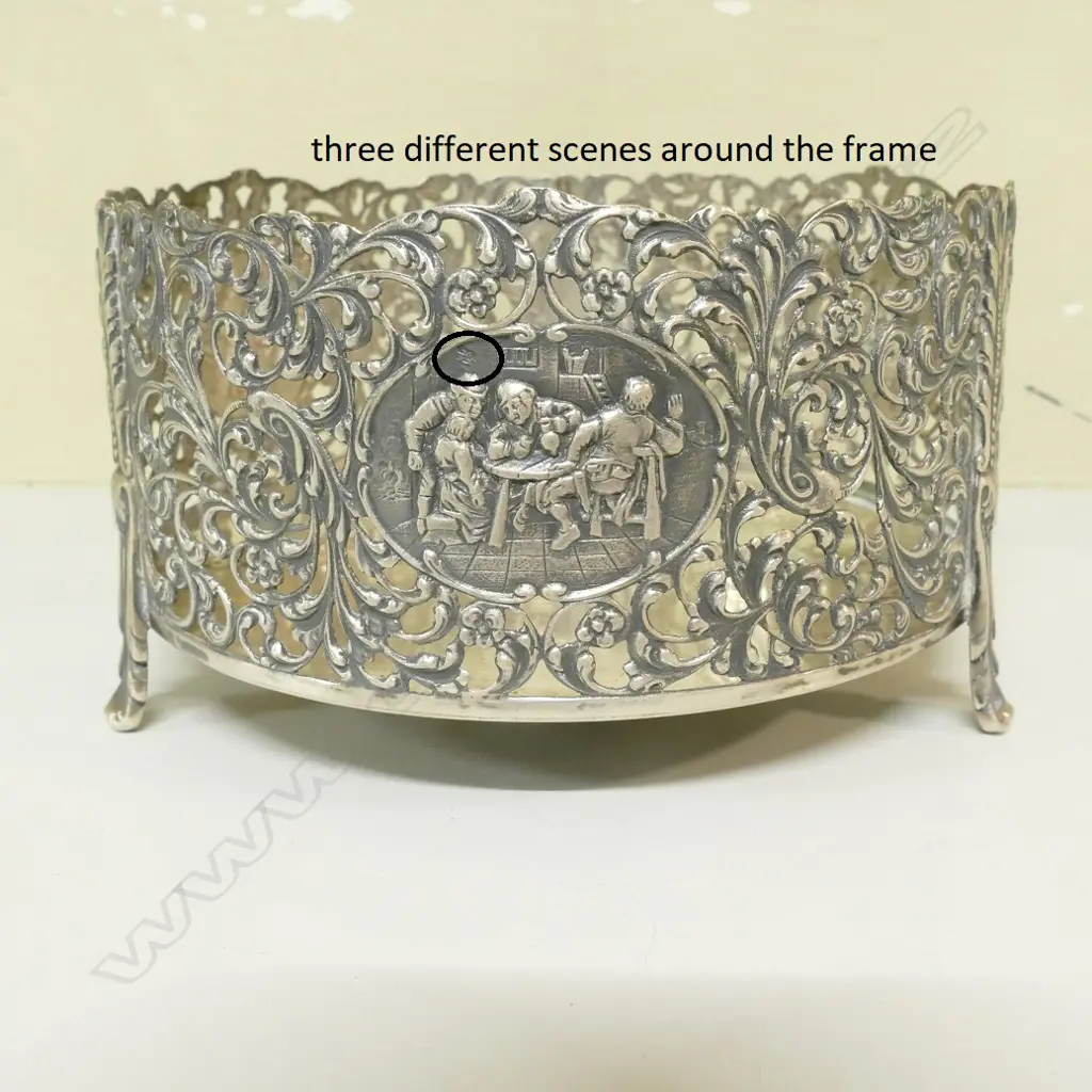 An early 20thC Dutch silver decanter set Image 1++