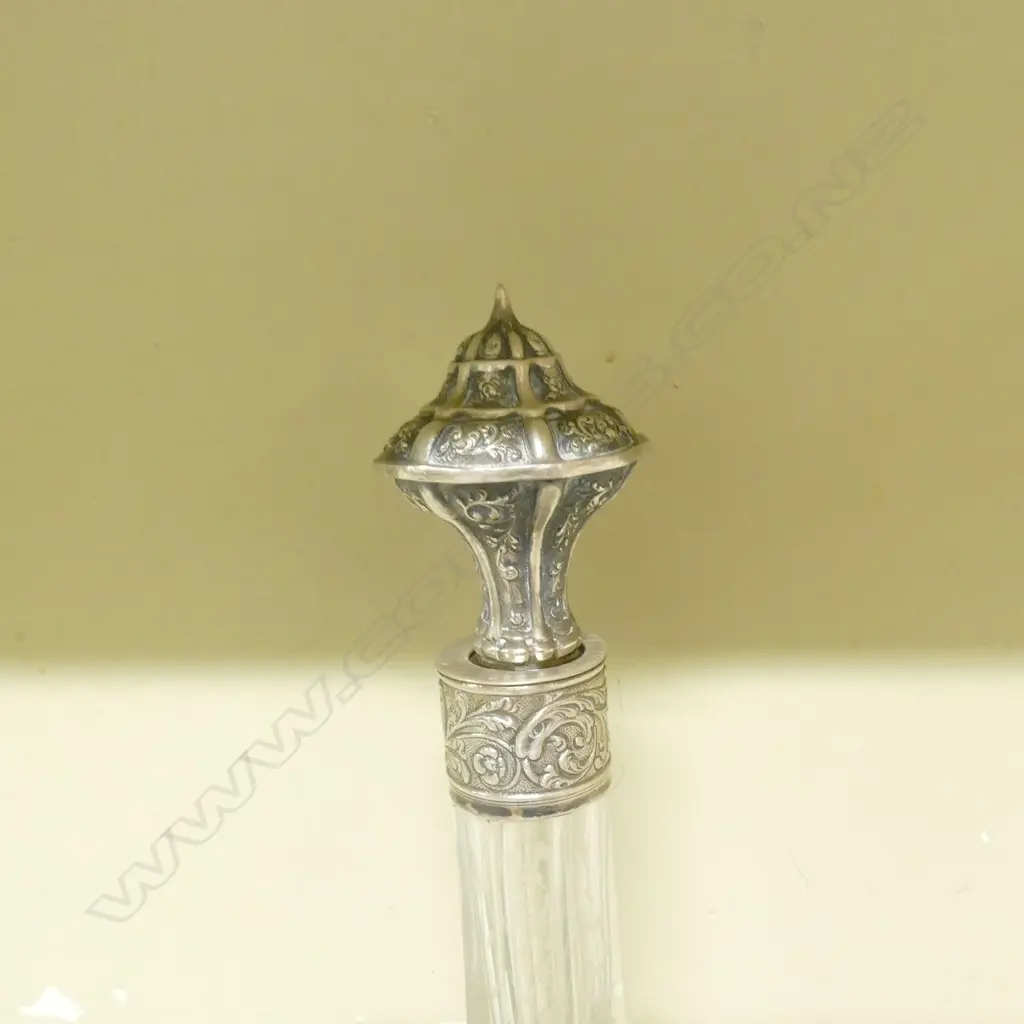 An early 20thC Dutch silver decanter set Image 1++