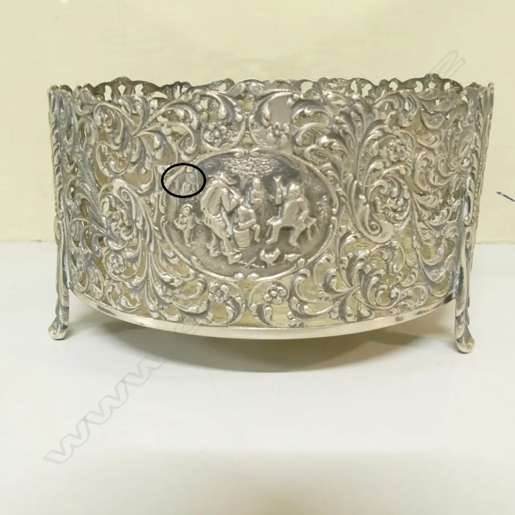 An early 20thC Dutch silver decanter set Image 1++