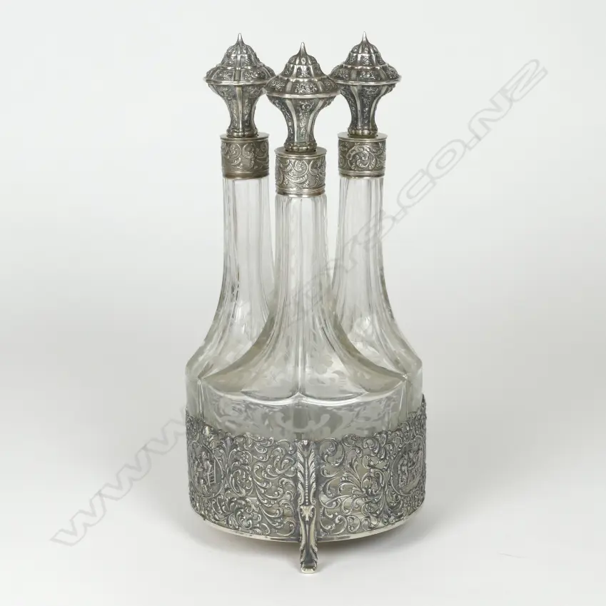 An early 20thC Dutch silver decanter set Image 1++