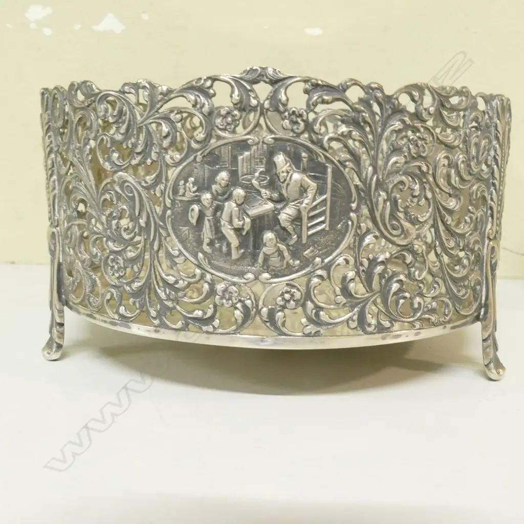 An early 20thC Dutch silver decanter set Image 1++