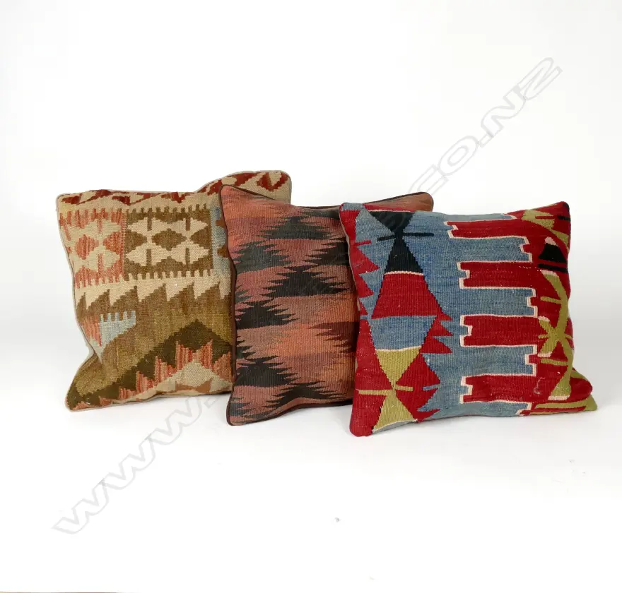 3 KILIM CUSHIONS Image 1++
