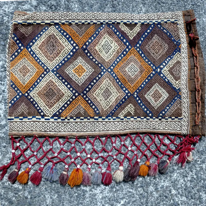 A large single kilim saddlebag Image 1++