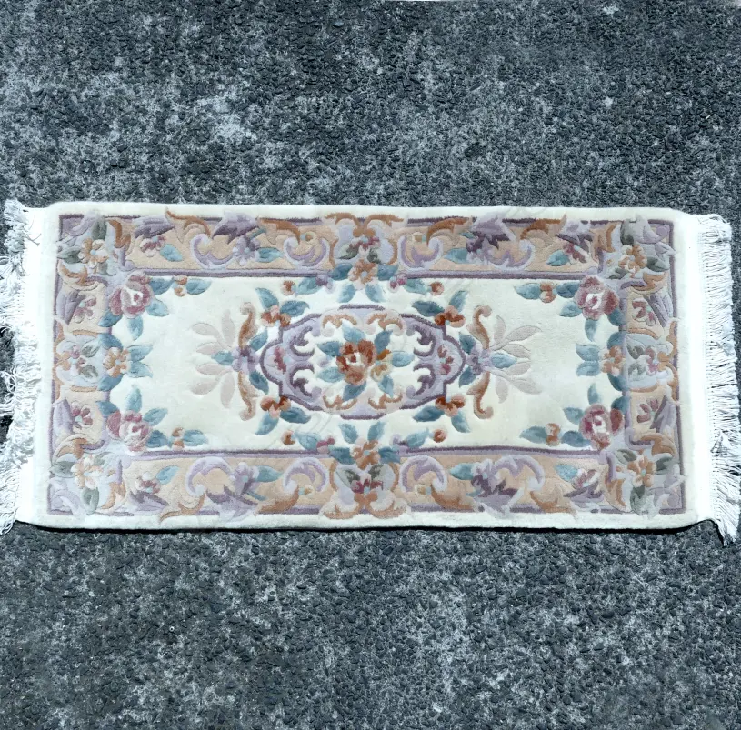 A small modern good quality Chinese handmade all wool rug Image 1++