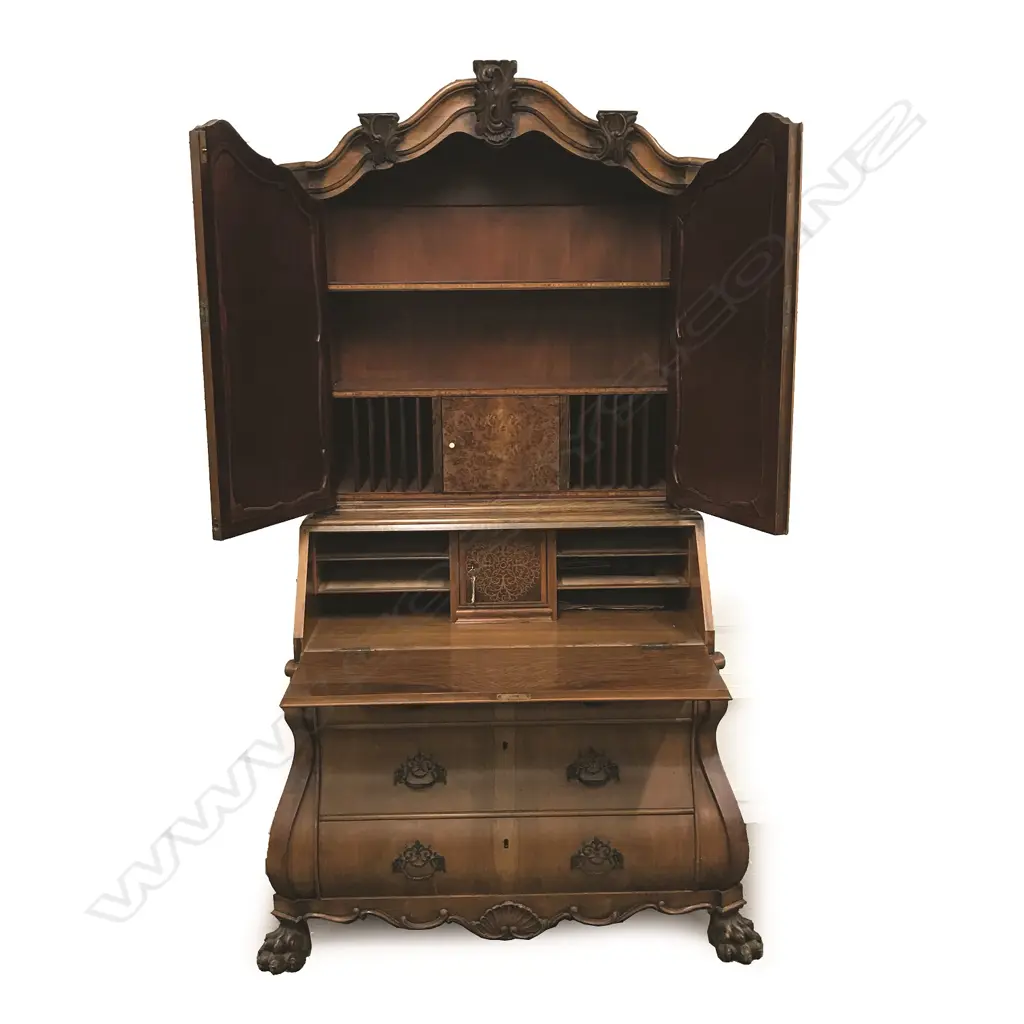 An early 20thC European figured walnut bookcase bureau Image 1++