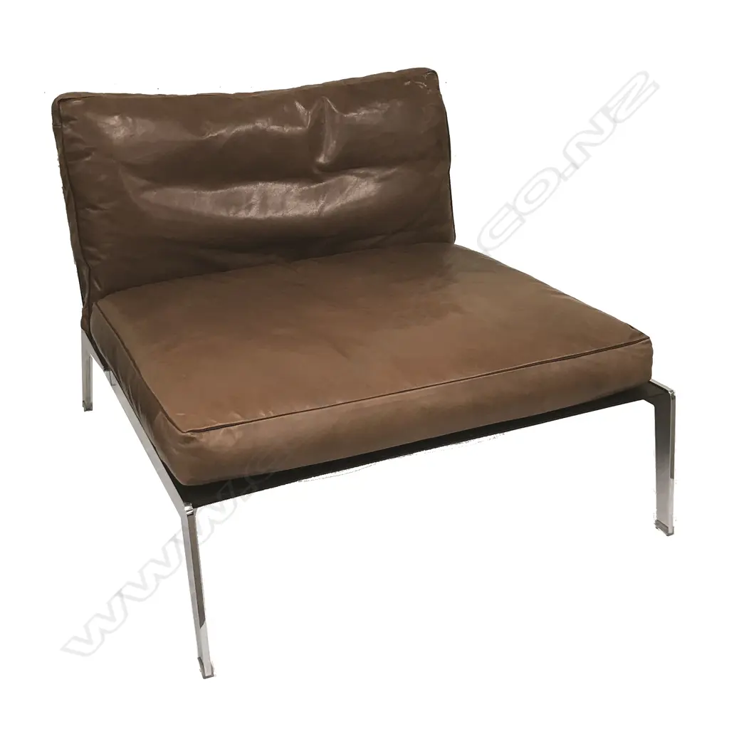 A fine quality modern Italian 'Flexform - Happy' three-seater sofa and a pair of matching side chairs Image 1++
