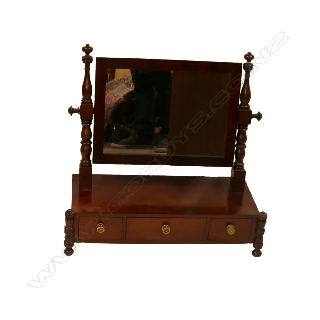 A late Georgian mahogany box-based toilet swing mirror Image 1++