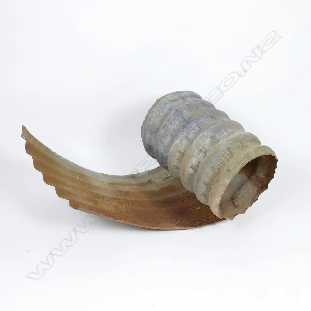 A signed Jeff Thomson corrugated iron artwork Image 1++