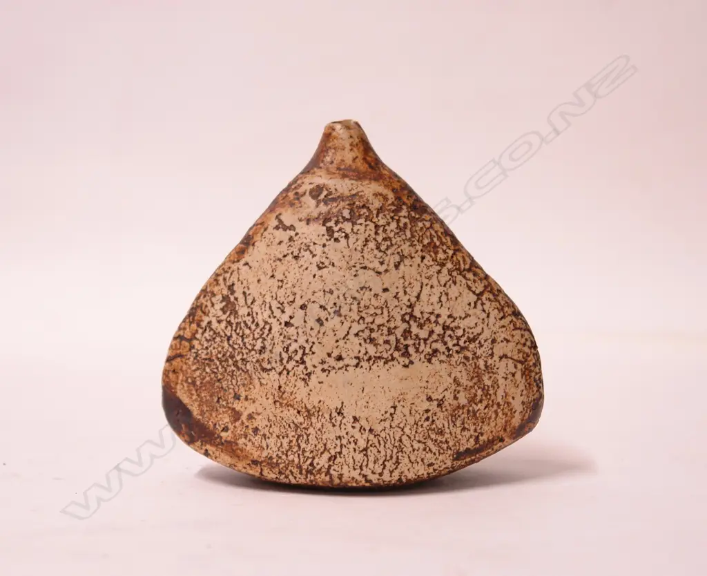 Len Castle small tapered specimen vase Image 1++