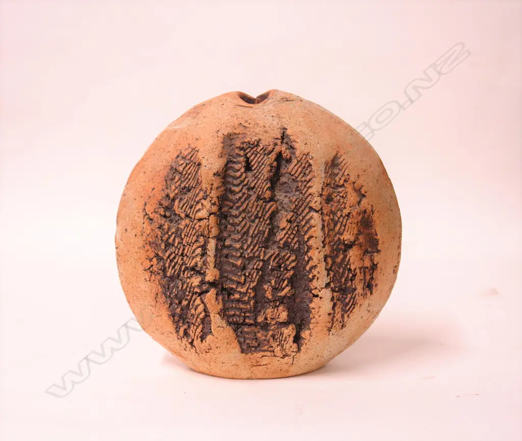Len Castle small/medium discoid stoneware vase Image 1++