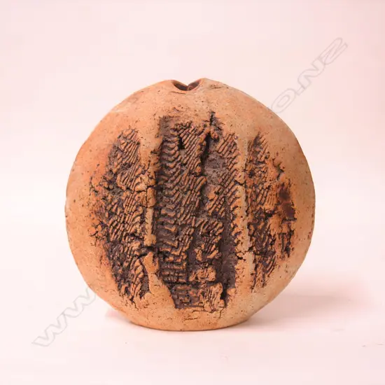 Len Castle small/medium discoid stoneware vase
