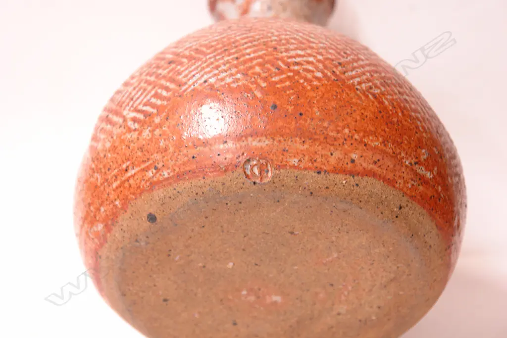 Len Castle shino glazed vase Image 1++