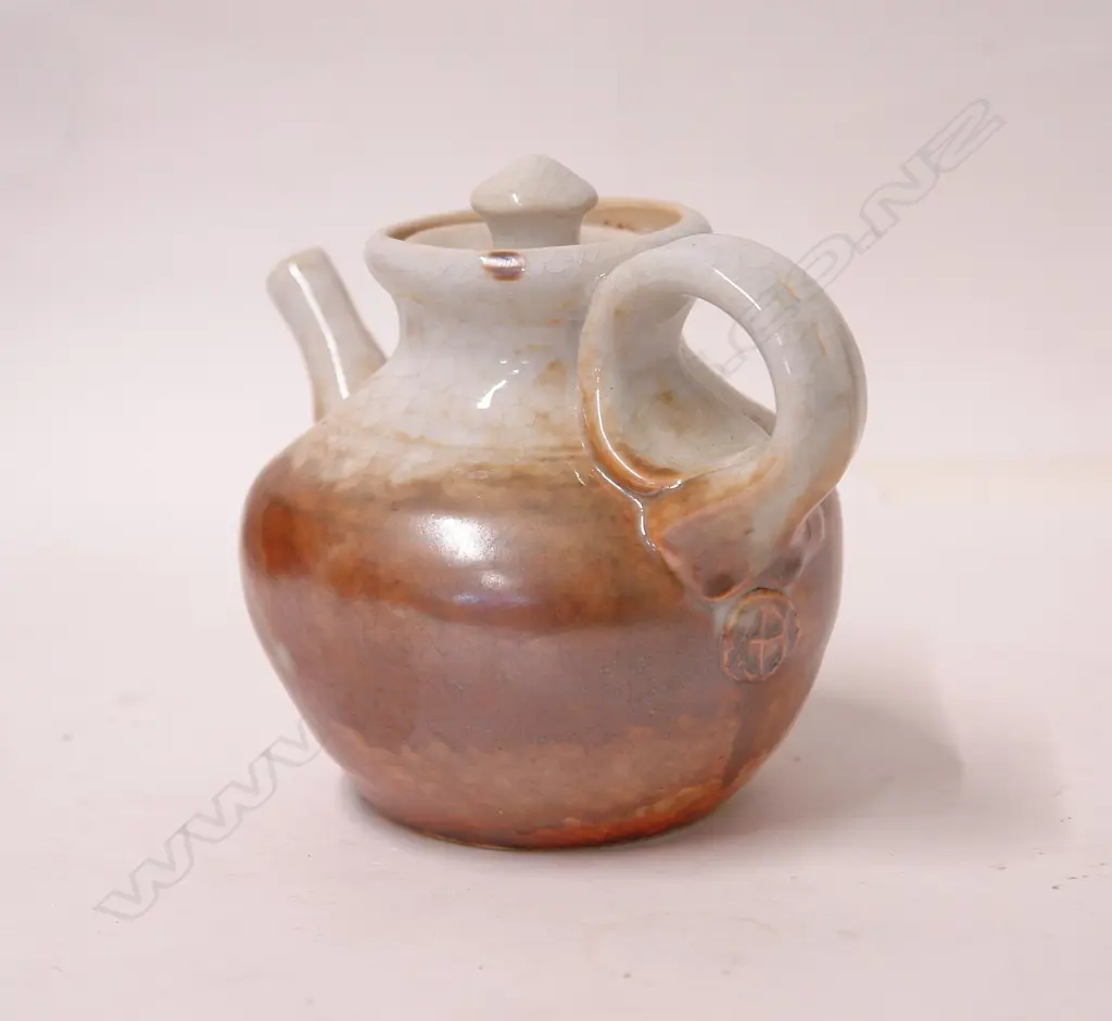 Andrew Van der Putten shino glaze teapot Image 1++