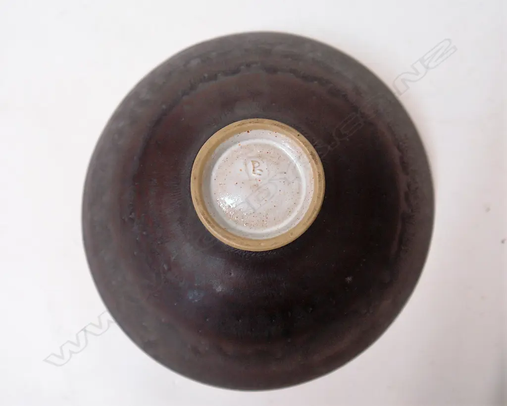 Lucie Rie circular footed bowl Image 1++
