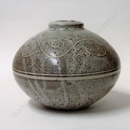 David Leach squat ovoid pottery vase