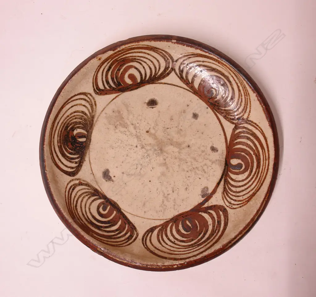 A Japanese 18/19thC 'Horse Eye' plate Image 1++