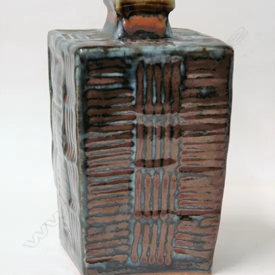 Takeichi Kawai square section bottle vase