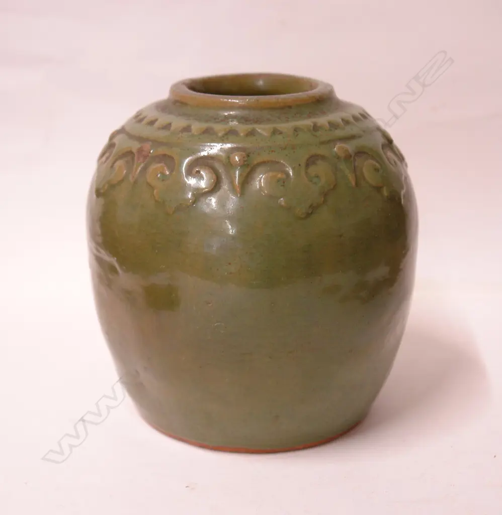 An old provincial Chinese jar Image 1++
