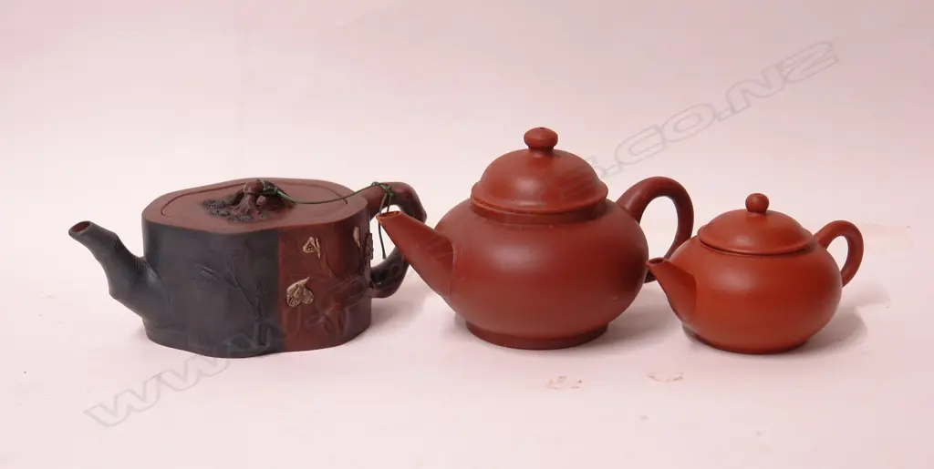 A Chinese Yixing teapot Image 1++