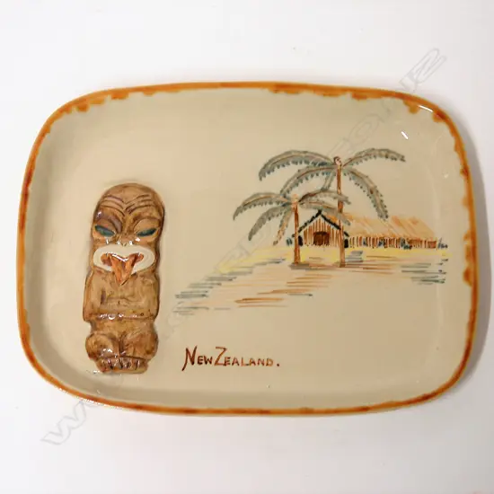 A Molle 'Hand Pottery' Maori themed table dish