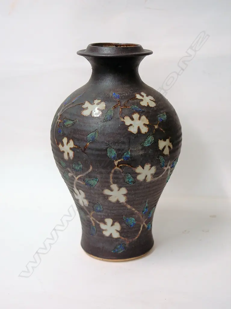 Graeme Storm baluster vase Image 1++