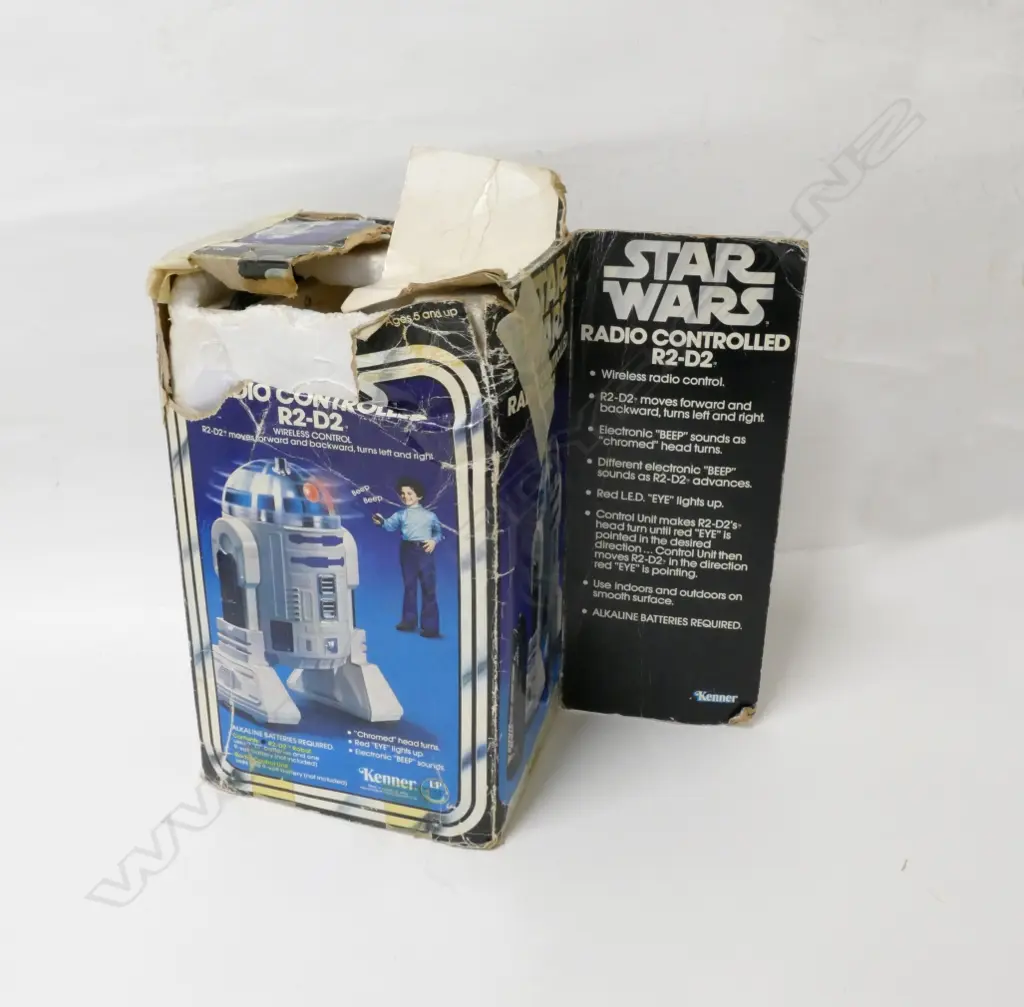 A 1972 radio-controlled Kenner Star Wars R2D2 model Image 1++